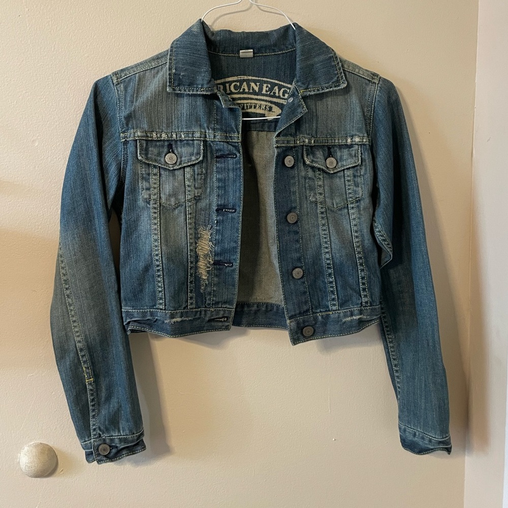 American Eagle Cropped Denim Trucker Jacket Distressed